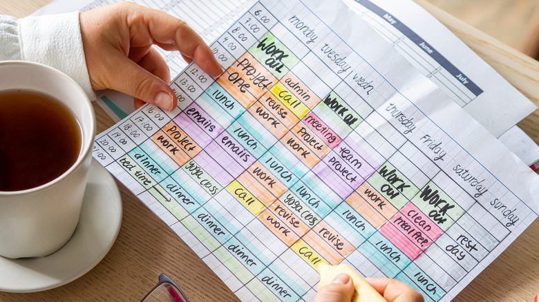 продуктивный календарь на бумаге
